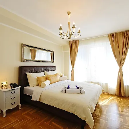Guest house Avant Garde Luxury Rooms 4*