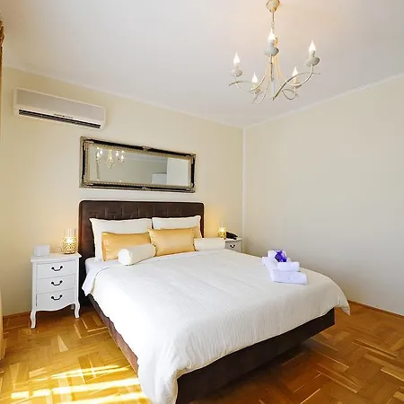 Avant Garde Luxury Rooms Guest house 4*